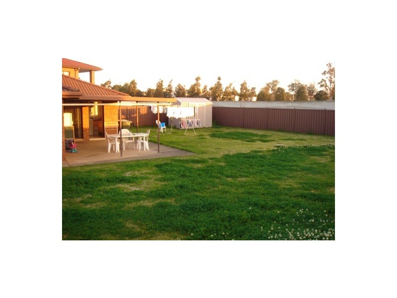 Edensor Park NSW 2176