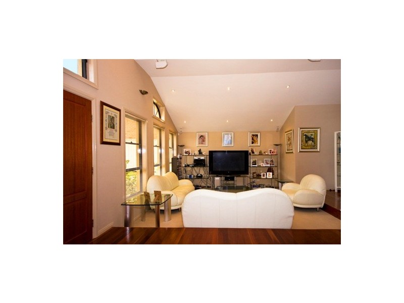 Edensor Park NSW 2176