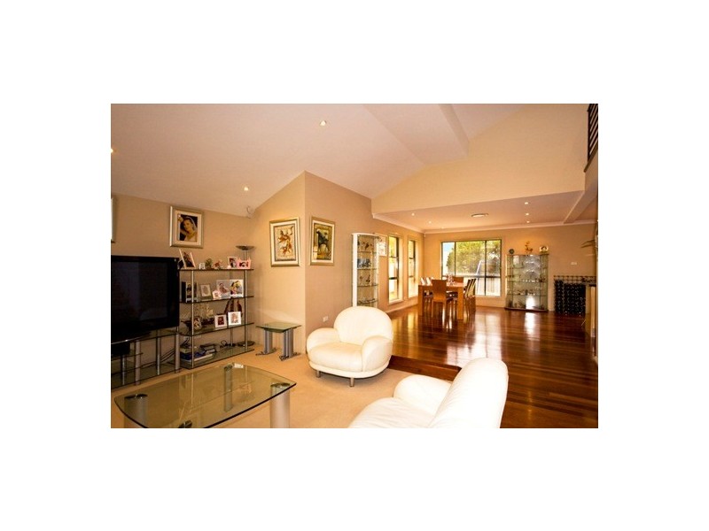 Edensor Park NSW 2176