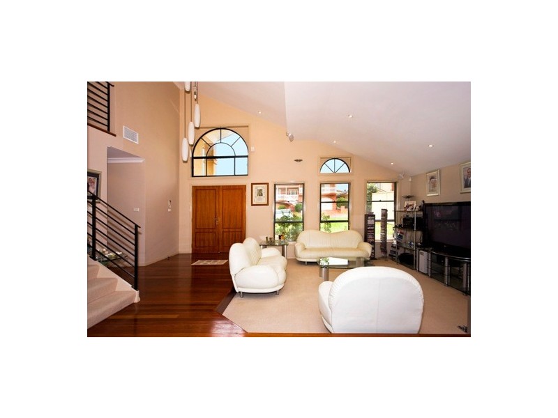 Edensor Park NSW 2176