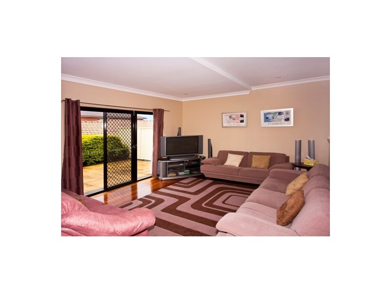 Edensor Park NSW 2176