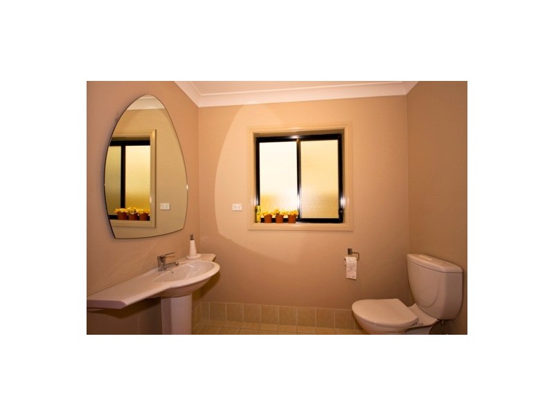 Edensor Park NSW 2176