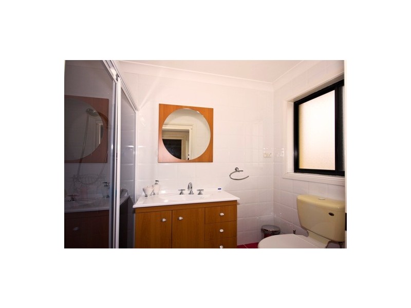 Edensor Park NSW 2176