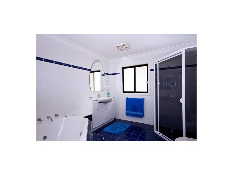 Edensor Park NSW 2176