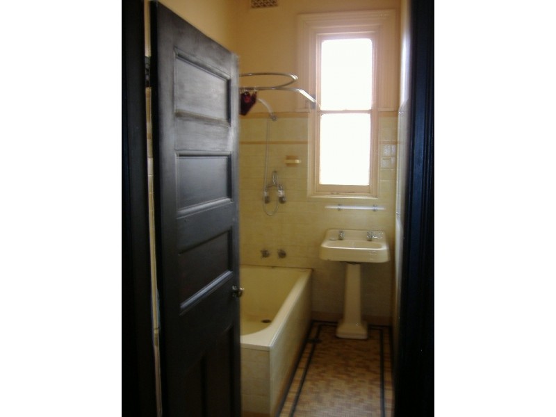- Federal Ave, Ashfield NSW 2131