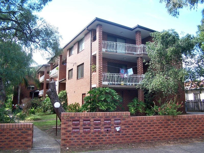 35  Sixth Avenue, Campsie NSW 2194