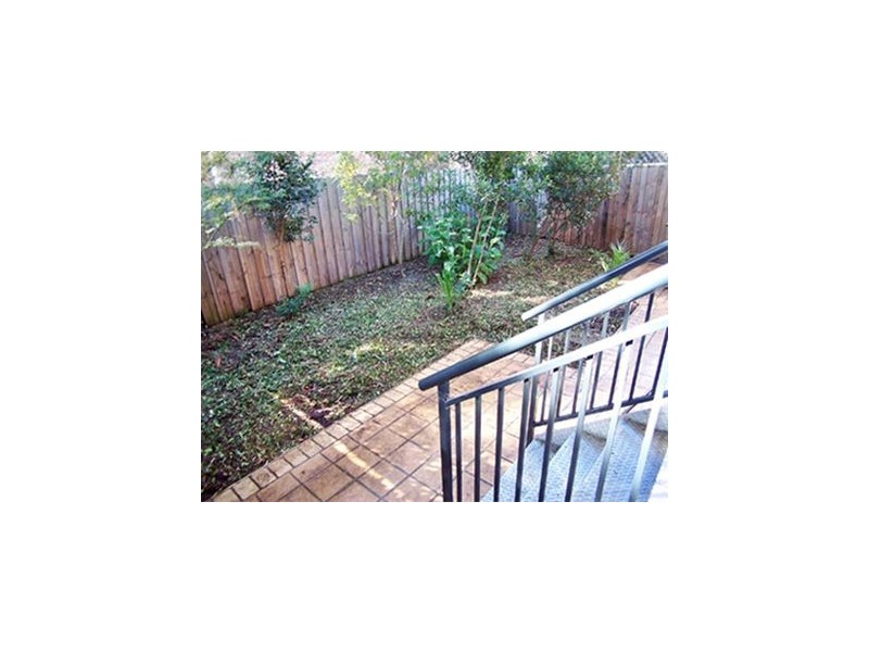 2/25  Elizabeth Street, Ashfield NSW 2131