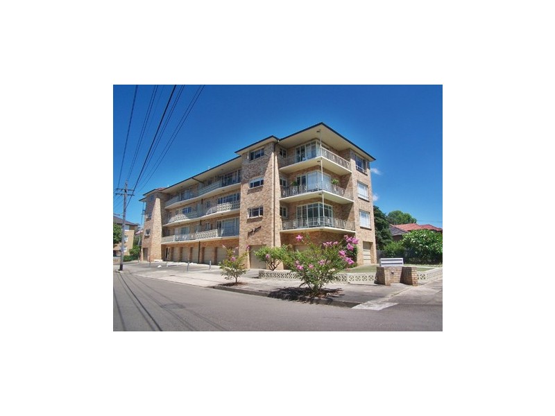 4/8  Albert Parade, Ashfield NSW 2131
