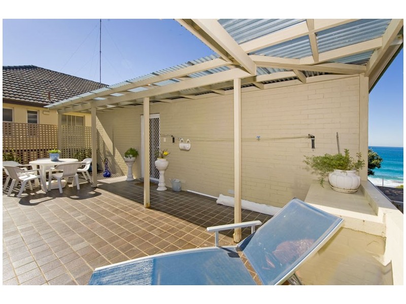 2/19 GAERLOCH AVENUE, Tamarama NSW 2026