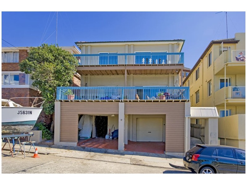 2/19 GAERLOCH AVENUE, Tamarama NSW 2026