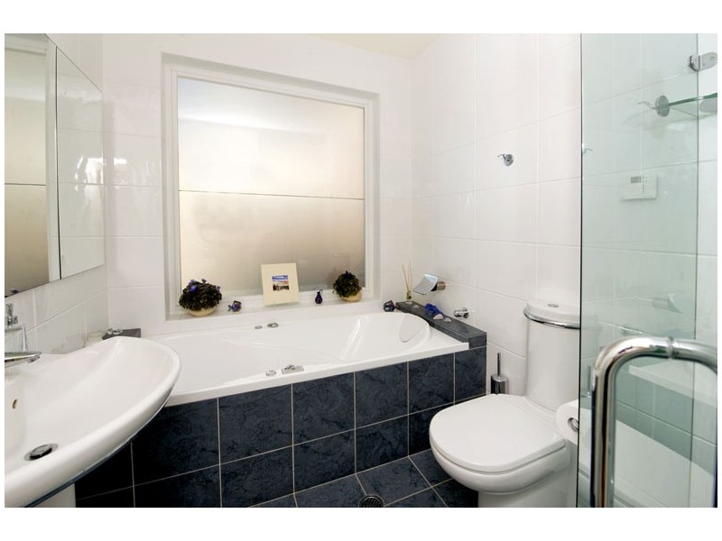 2/19 GAERLOCH AVENUE, Tamarama NSW 2026