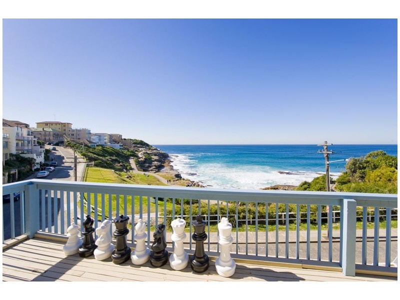 2/19 GAERLOCH AVENUE, Tamarama NSW 2026