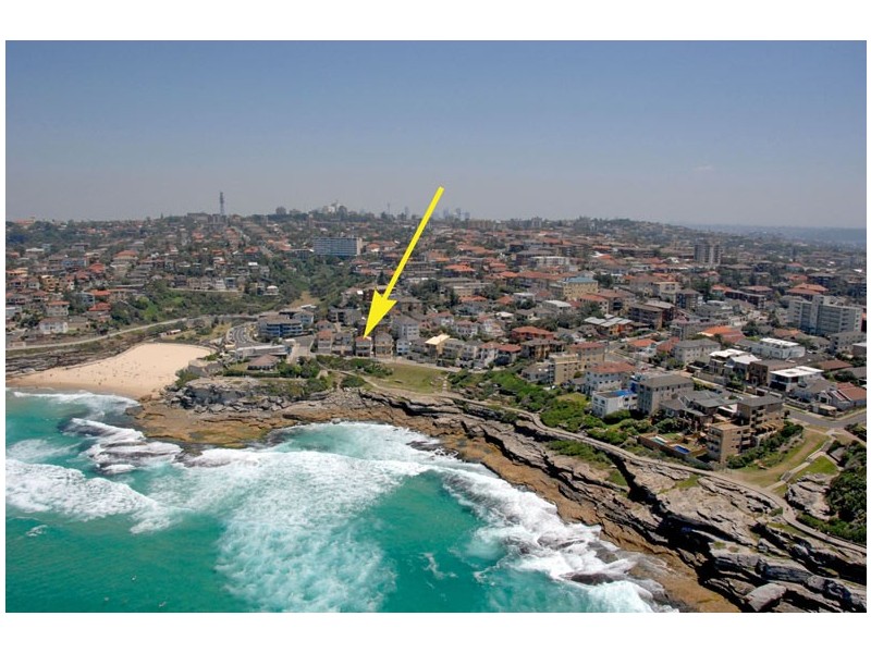 2/19 GAERLOCH AVENUE, Tamarama NSW 2026