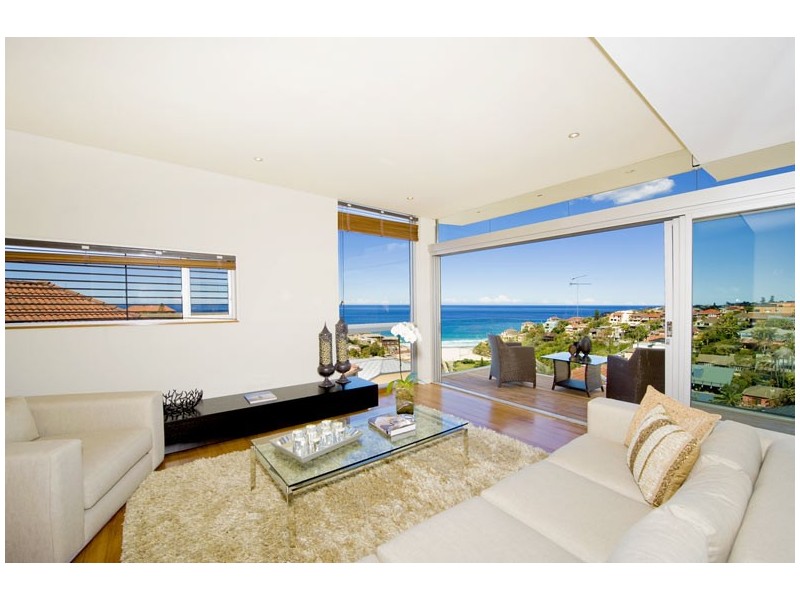 19A  WONDERLAND AVENUE, Tamarama NSW 2026