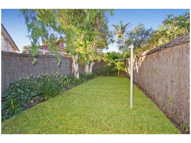 19A  WONDERLAND AVENUE, Tamarama NSW 2026