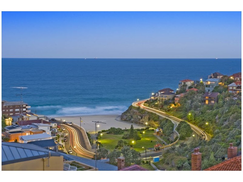 19A  WONDERLAND AVENUE, Tamarama NSW 2026