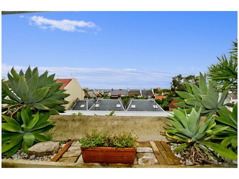 24/8 Bennets Grove Avenue (off Underwood St), Paddington NSW 2021