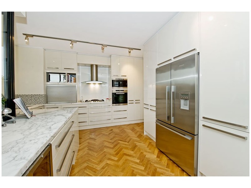 8/7 Marathon Mews (enter off Ocean Ave opp William Street, Double Bay), Double Bay NSW 2028