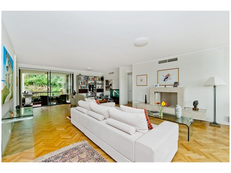 8/7 Marathon Mews (enter off Ocean Ave opp William Street, Double Bay), Darling Point NSW 2027