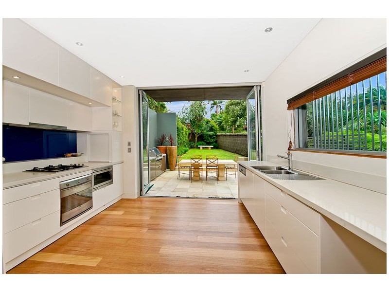 19 WONDERLAND AVENUE, Tamarama NSW 2026