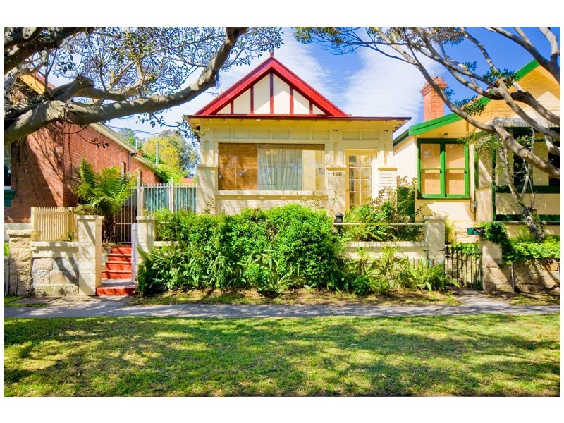 128 NEWLAND STREET, Queens Park NSW 2022