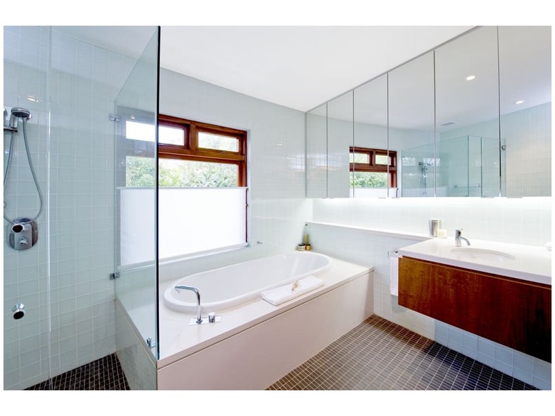 4 Drumalbyn Rd, Bellevue Hill NSW 2023