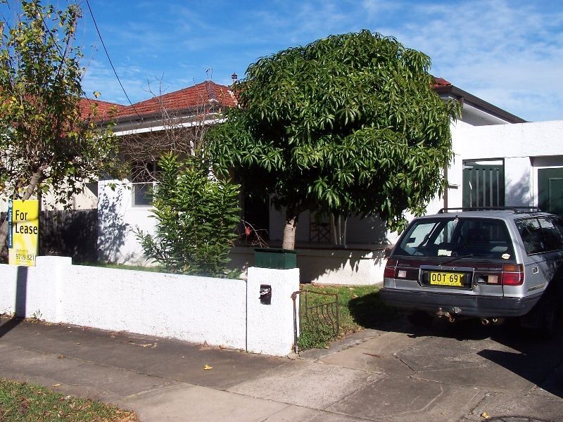 4 Flavelle Street, Concord NSW 2137