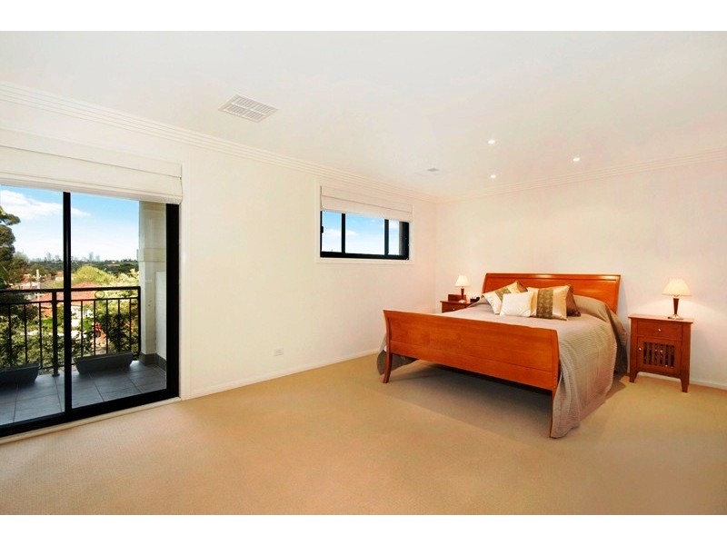10 The Crescent, Russell Lea NSW 2046