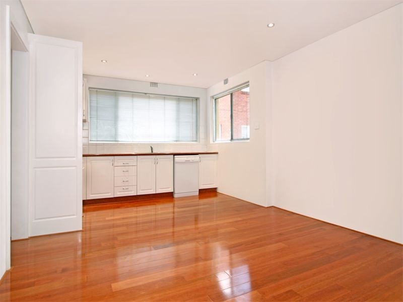 2/28 Bay Rd, Russell Lea NSW 2046