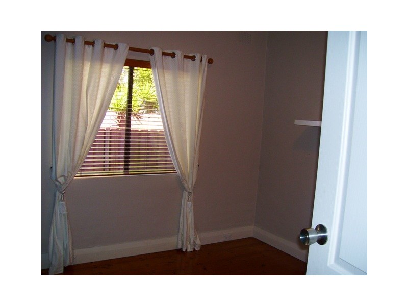 37 Arthur Street, Rodd Point NSW 2046