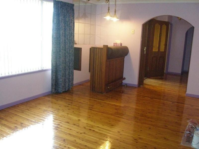 2 Cobbity Street, Seven Hills NSW 2147