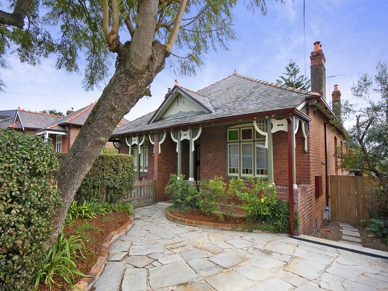 20 Lenore Street, Russell Lea NSW 2046