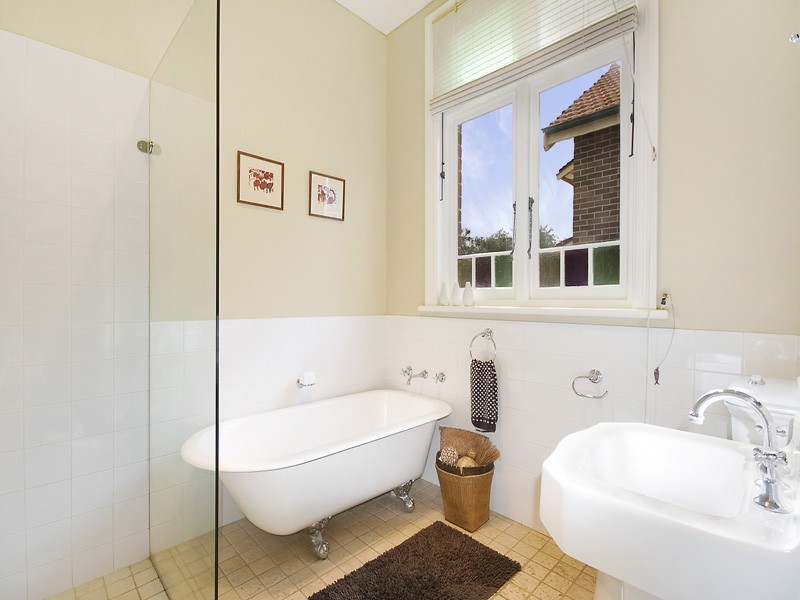 20 Lenore Street, Russell Lea NSW 2046