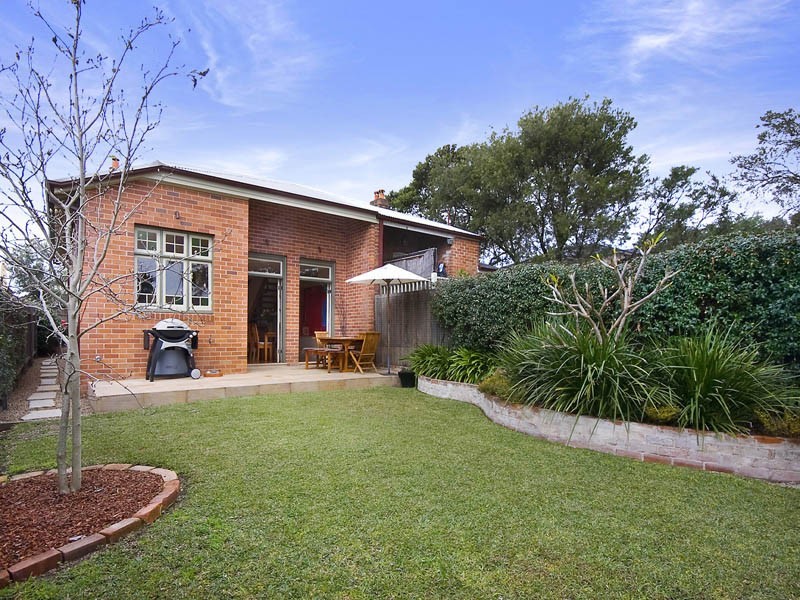 20 Lenore Street, Russell Lea NSW 2046