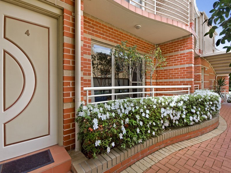 4/17A Walton Crescent, Abbotsford NSW 2046