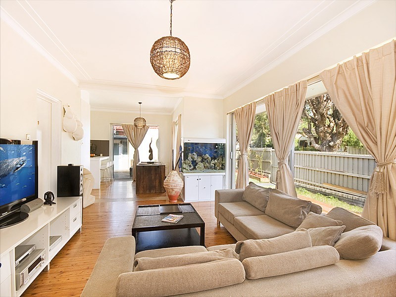 2 Atkins Avenue, Russell Lea NSW 2046