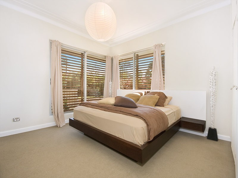 2 Atkins Avenue, Russell Lea NSW 2046