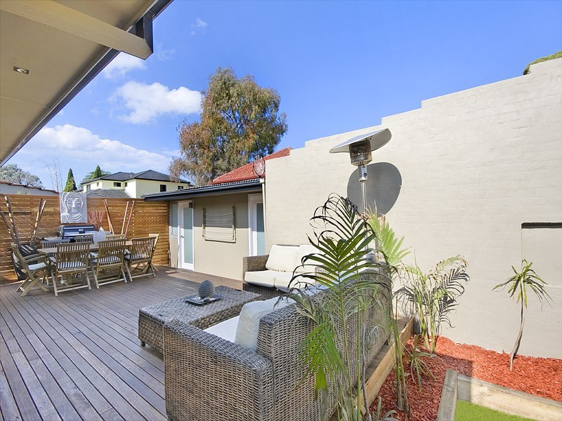 2 Atkins Avenue, Russell Lea NSW 2046