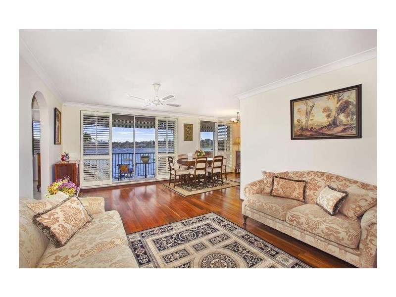 2/19 Bortfield Drive, Chiswick NSW 2046