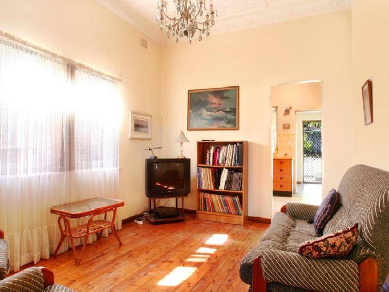 127 Hampden Road, Russell Lea NSW 2046