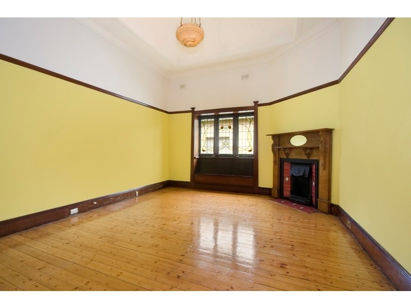 341 Lyons Road, Russell Lea NSW 2046