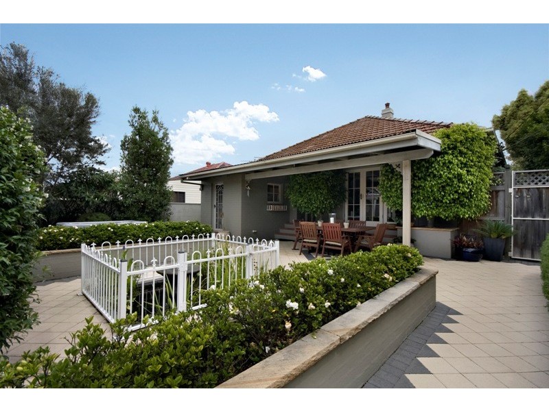 1  Clare Crescent, Russell Lea NSW 2046