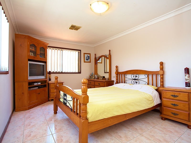 6 Warialda Street, Merrylands NSW 2160