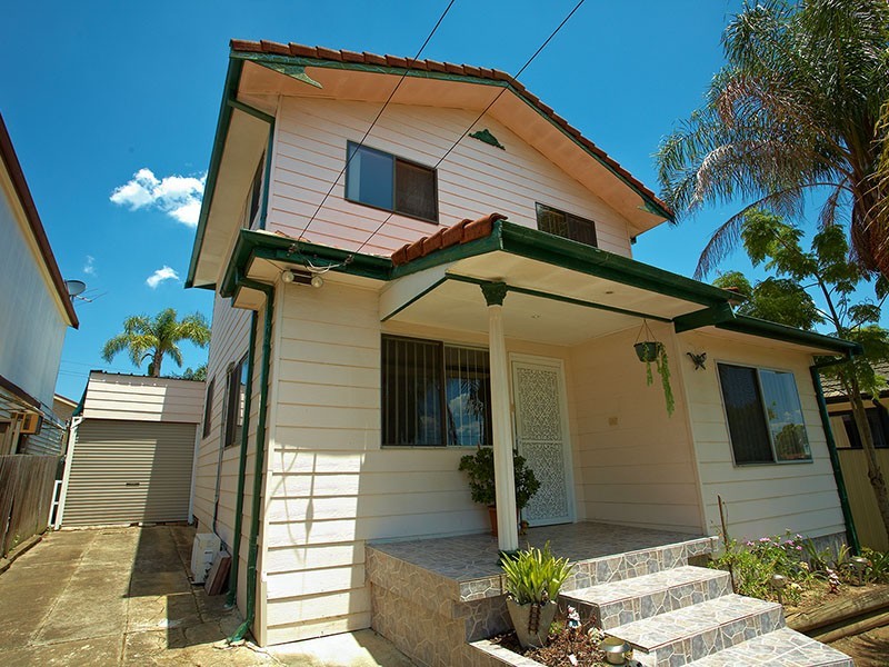 6 Warialda Street, Merrylands NSW 2160