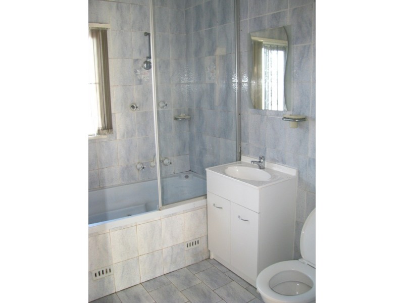 72 Pavesi, Guildford West NSW 2161