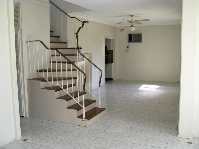 72 Pavesi, Guildford West NSW 2161