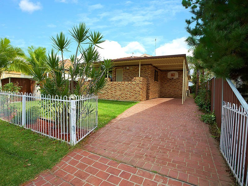 17 Ruth Street, Merrylands NSW 2160