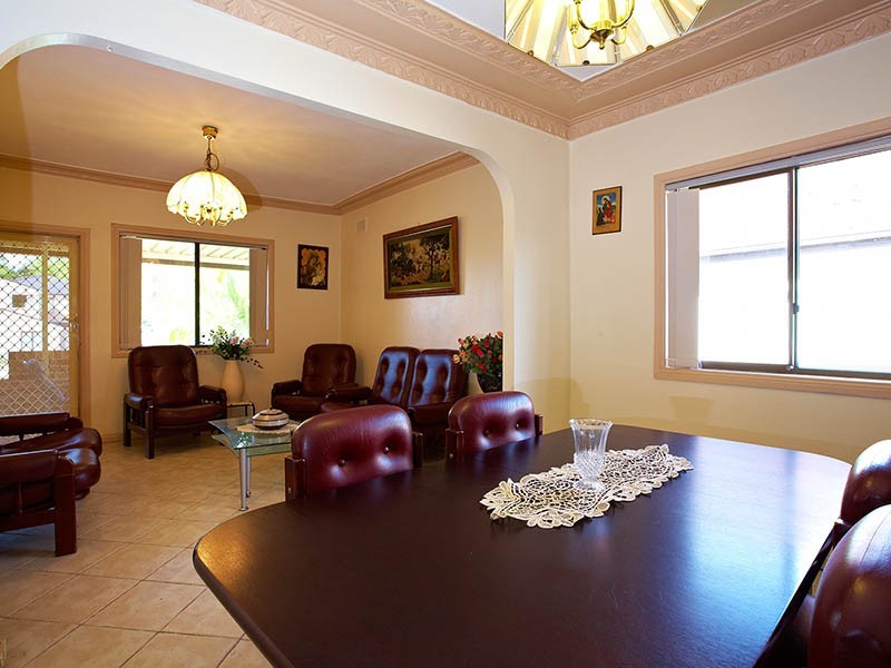 17 Ruth Street, Merrylands NSW 2160