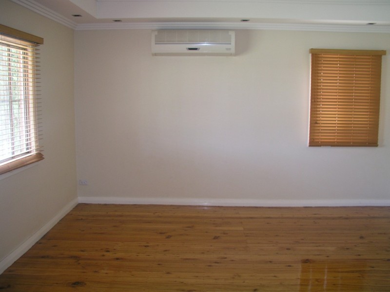 21 Dennistoun Ave, Guildford NSW 2161