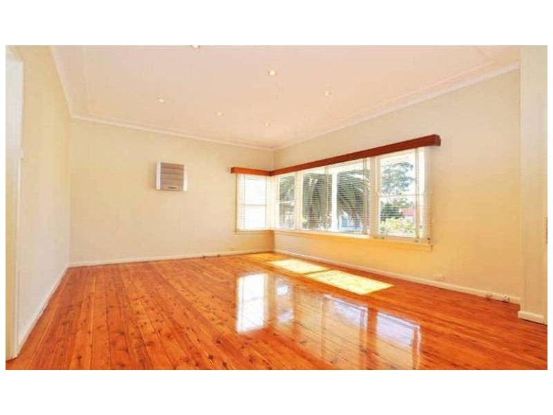 10 Oswald, Old Guildford NSW 2161